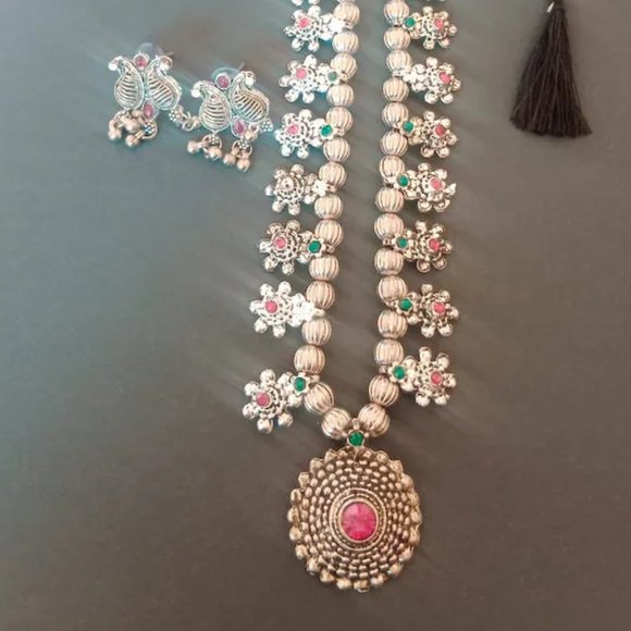 Handmade Jewelry Set, Tribal Ethnic Jewelry Set, Long Pendant Necklace - Picture 9 of 10